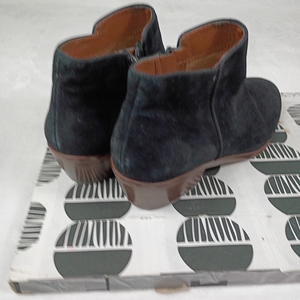 Sam Edelman Black Suede Ankle Boots Low Block Heel Side Zip Booties Womens - Picture 4 of 9